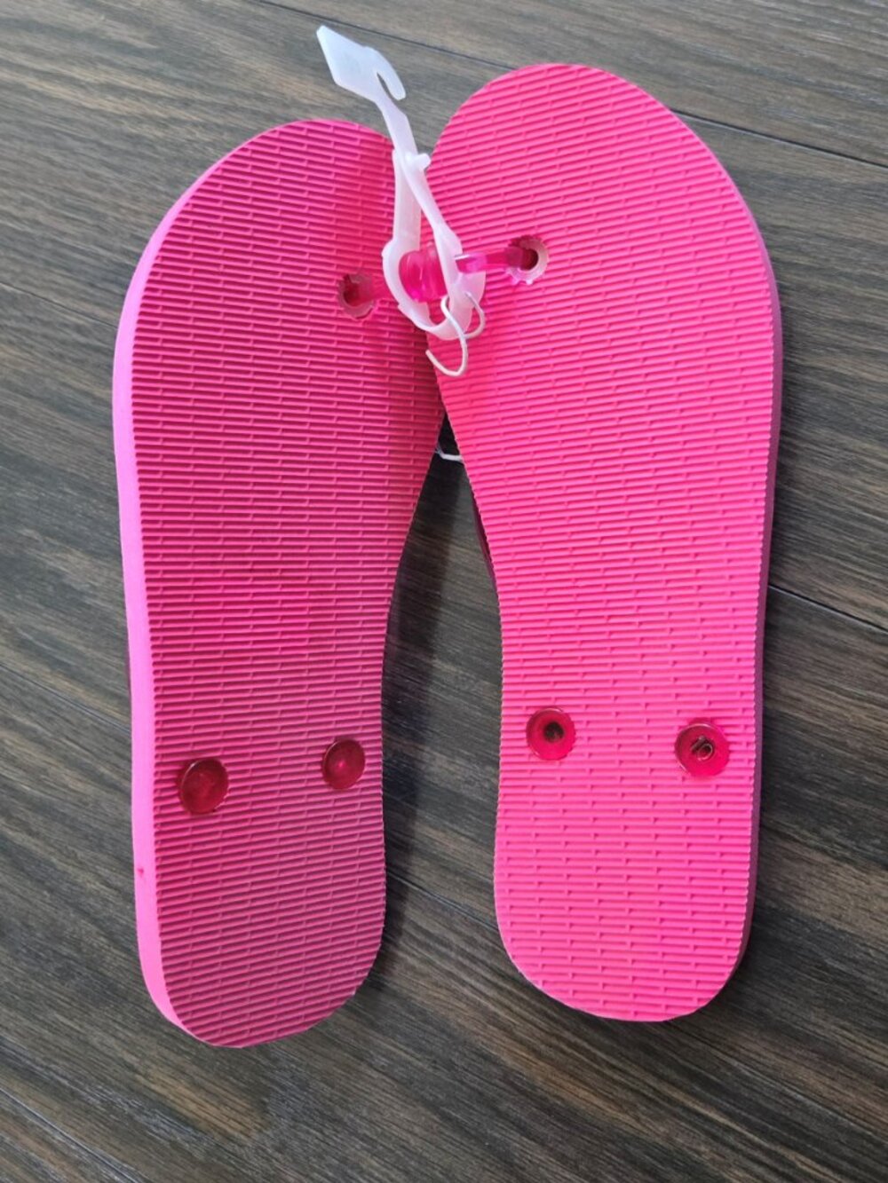 SHADE & SHORE Pastel Bright Pink Flip Flops NWT/SIZE 10 - Picture 2 of 3